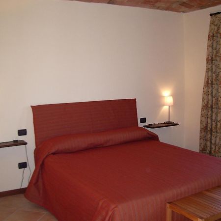 B&B Cascina Gaione Via Gallina,18B 12052 Neive Cn الغرفة الصورة